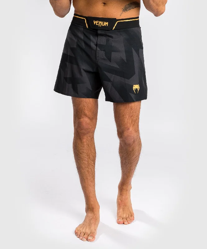 men's modern fit shirts -Venum Razor Fightshorts - Black/Gold